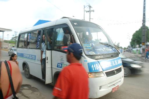 75% do transporte público de Jaboatão é feito por micro-ônibus. Crédito: Marcelo Soares/Esp DP/D. A Press
