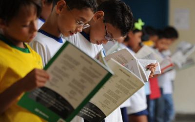 Correios e MEC preparam a entrega de 197 milhões de livros didáticos