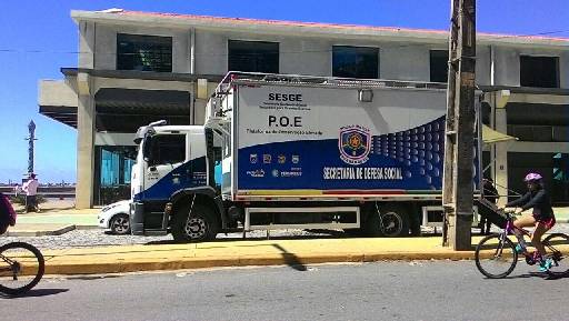 O veículo fica parado na Avenida Alfredo Lisboa a partir das 12h todos os domingos. Foto: Armazem do Porto/Divulgação