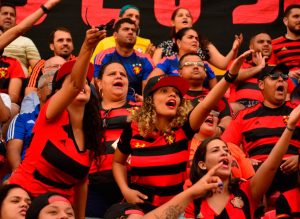 O que une as rubro-negras é a vontade de ocupar os estádios e vibrar pelo seu time, sem medo. Foto:Elas e o Sport/Divulgação