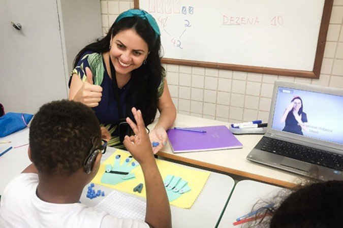 Professora brasileira é finalista do prêmio Global Teacher Prize 2020